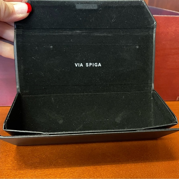 Via Spiga Trifold Black Eyeglass Case - Picture 9 of 10